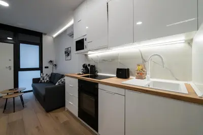 Una cocina o zona de cocina en New Designer Studio Madrid - Next to Casa de Campo
