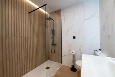 Un baño de New Designer Studio Madrid - Next to Casa de Campo