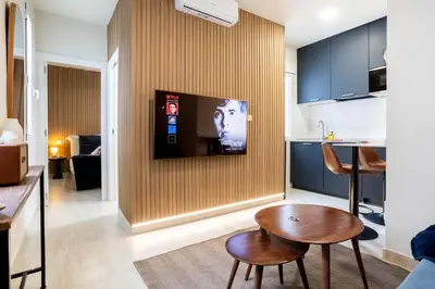 Una televisión o centro de entretenimiento en Premium apartment in Retiro Madrid