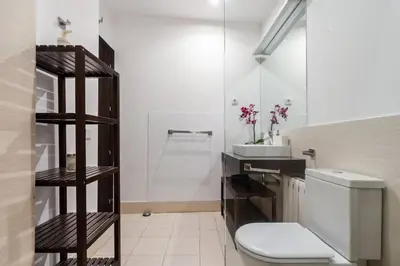Un baño de Retiro by Skykey