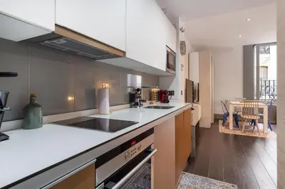 Una cocina o zona de cocina en Stylish Studio for 2 in Central Madrid