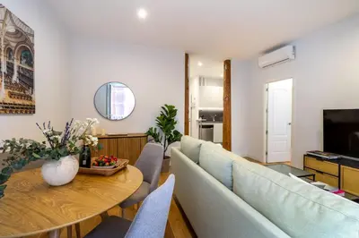 Una televisión o centro de entretenimiento en Elegant Apartment in Las Letras
