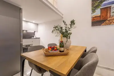 Plano de Charming City-Center Duplex in Madrid