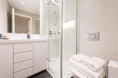 Un baño de Spectacular 3-Bed Apartment in Central Madrid