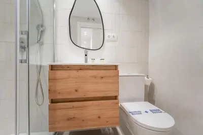 Un baño de Central Cozy -1Bedroom 1Bath-Tirso de Molina