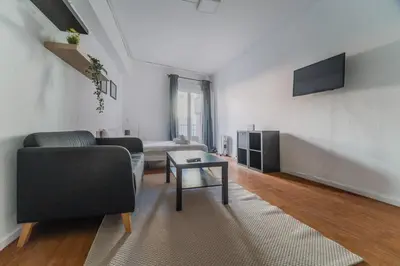 Una televisión o centro de entretenimiento en Comfortable central studio - Malasaña