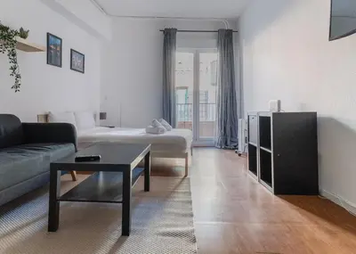Una televisión o centro de entretenimiento en Comfortable central studio - Malasaña