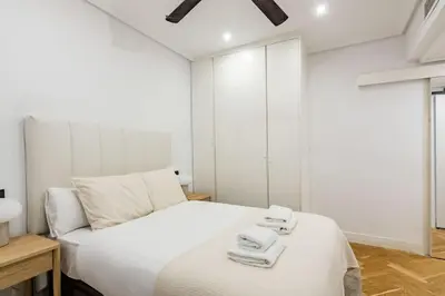 Cama o camas de una habitación en Nova City Apartment - Next to Atocha Station