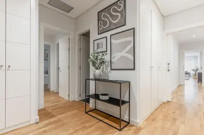 Plano de Stunning spacious -3Bdr 25Baths -Salamanca