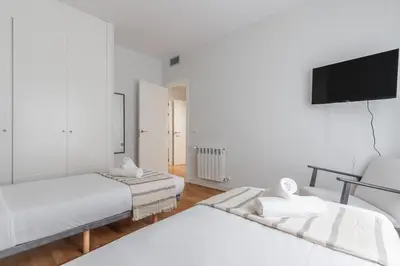 Cama o camas de una habitación en Stunning spacious -3Bdr 25Baths -Salamanca