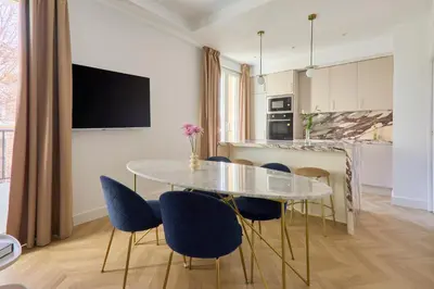 Una cocina o zona de cocina en Prime Luxury Flat Centro Madrid 3 Hab