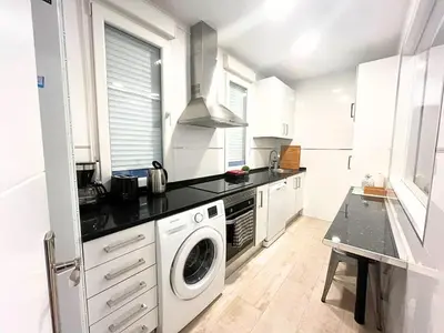 Una cocina o zona de cocina en Enorme ! Salamanca 3 bedrooms 2 bathrooms