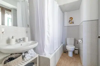 Un baño de Heima en las Letras 2C. Alquiler temporal