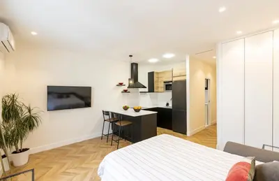 Una cocina o zona de cocina en Spacious apartment 15 minutes from Puerta del Sol