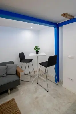 Zona de estar de A charming apartment 1 km from Puerta del Sol dcha