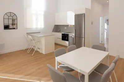 Plano de Apartamento de 3 habitaciones en Adelfas