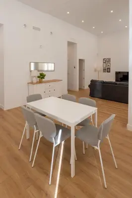 Plano de Apartamento de 3 habitaciones en Adelfas