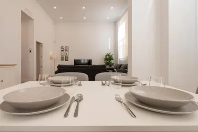 Plano de Apartamento de 3 habitaciones en Adelfas