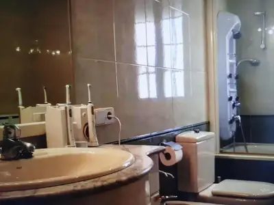 Un baño de Oscar Place B2B