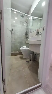 Un baño de Hostal Met Madrid