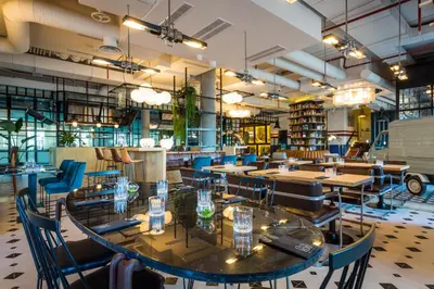 Un restaurante o sitio para comer en Only YOU Hotel Atocha