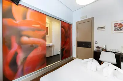 Cama o camas de una habitación en Madrid House Rooms