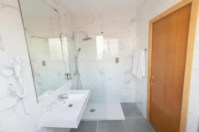 Un baño de Madrisol