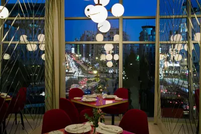 Un restaurante o sitio para comer en Barceló Torre de Madrid