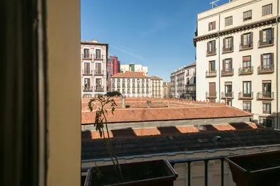 Edificio en el que se encuentra el hostal o pensión