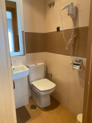Un baño de Hostal Abami II