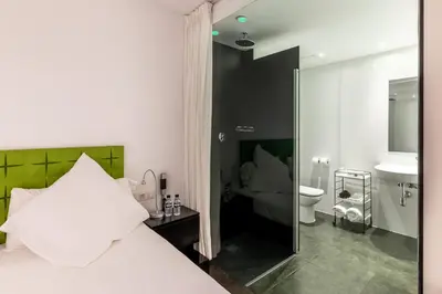 Un baño de Mayerling Hotel