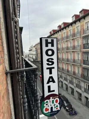 Certificado, premio, señal o documento que está expuesto en Hostal Atocha Almudena Martín