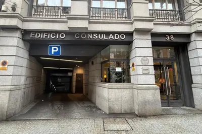 Fachada o entrada de Hostal Atocha Almudena Martín