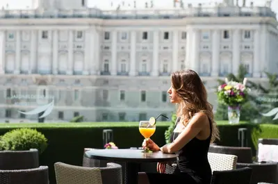 Bebidas en Apartosuites Jardines de Sabatini