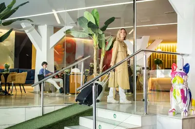 Clientes alojados en Apartosuites Jardines de Sabatini