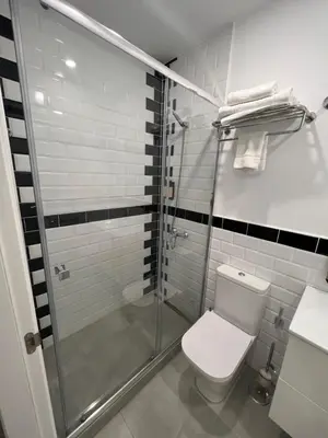Un baño de Hostal Galaico