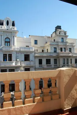 Edificio en el que se encuentra el hostal o pensión