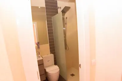 Un baño de Hostal Palacio Madrid