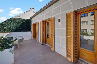 Un balcón o terraza de B&B HOTEL Apartamentos Madrid Centro Fuencarral 46