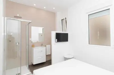 Un baño de We Madrid Casa Arriaza