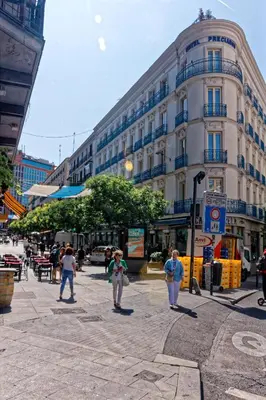 Clientes alojados en Arenal Suites Preciados