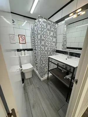 Un baño de Studios Solmayor