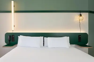 Cama o camas de una habitación en B&B HOTEL Madrid Centro Plaza Mayor