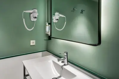Un baño de B&B HOTEL Madrid Centro Plaza Mayor