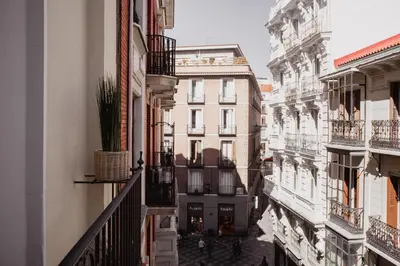 Edificio en el que se encuentra el hostal o pensión
