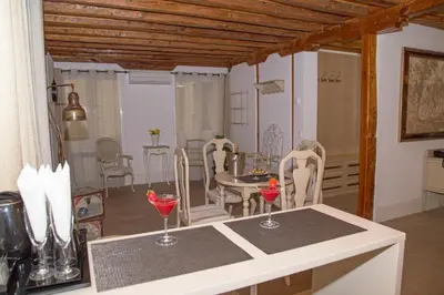 Plano de Oriente Palace Apartments