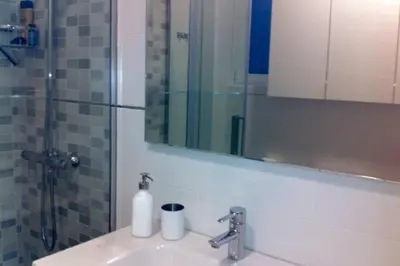 Un baño de Puerta del Sol Center