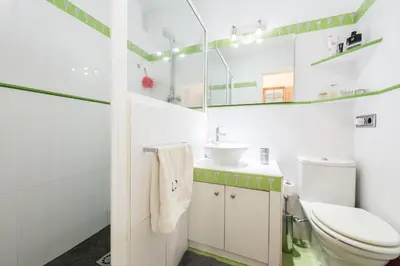 Un baño de General Peron Picasso