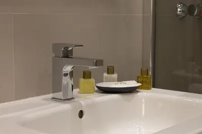 Un baño de Noviciado Apartment