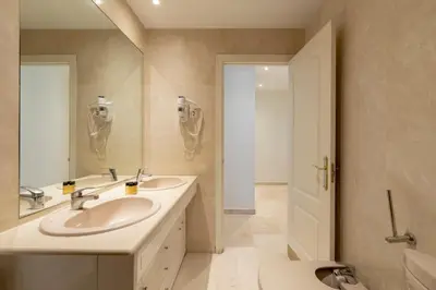 Un baño de Hostal Castilla II Puerta del Sol